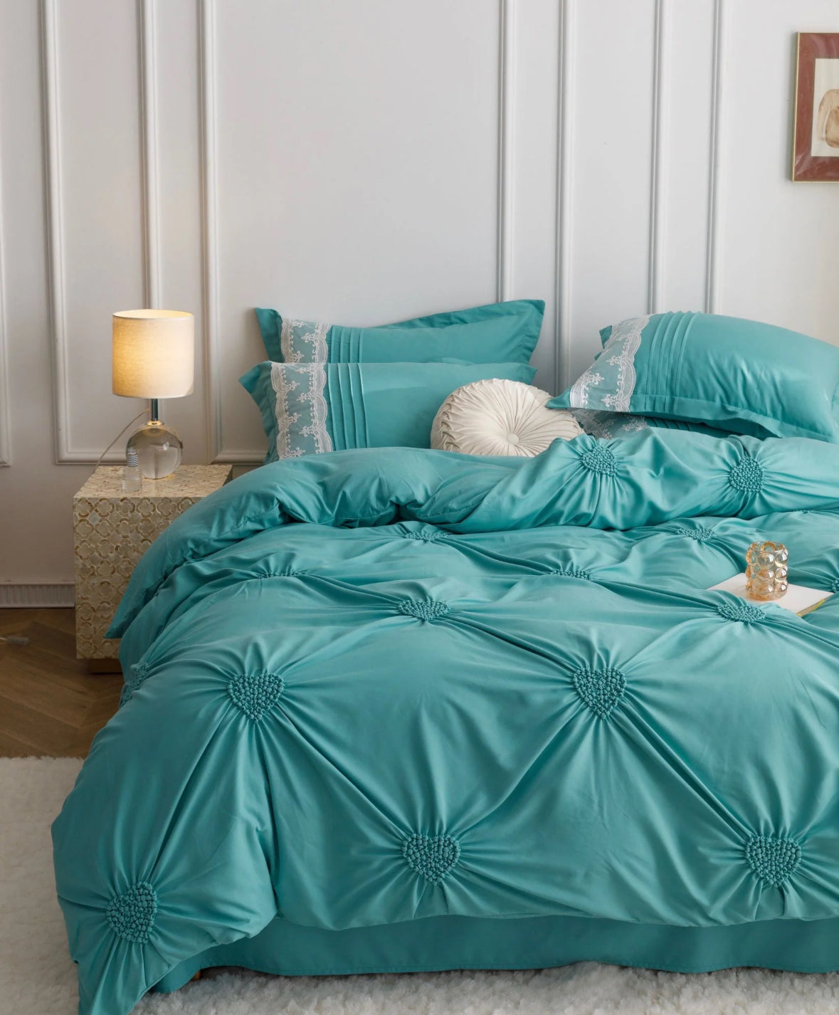 Lenjerie de Lux tip Jacquard Satinat cu pliuri brodate,6 Piese