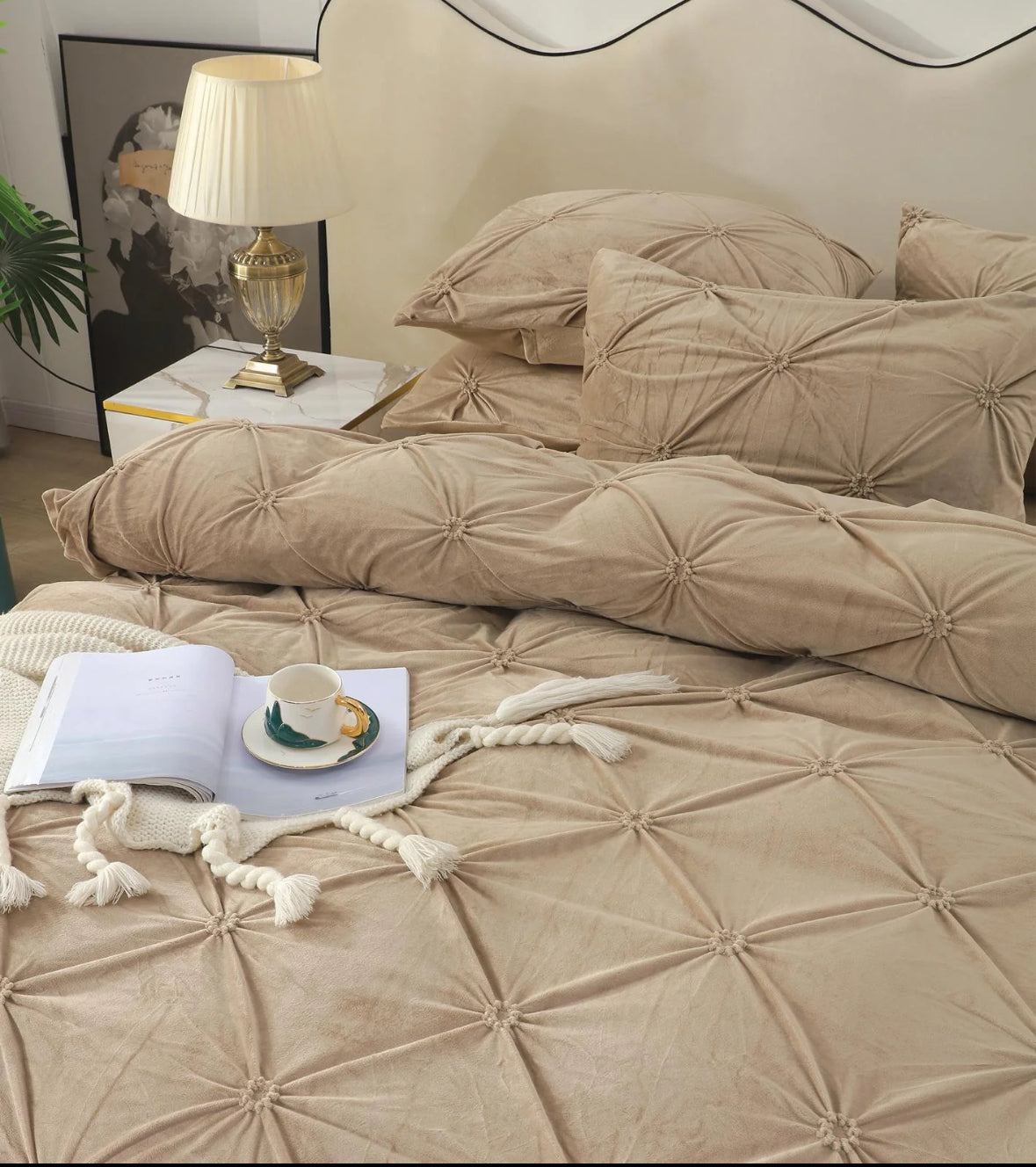 Lenjerie Premium tip Catifea cu Pliuri Brodate
