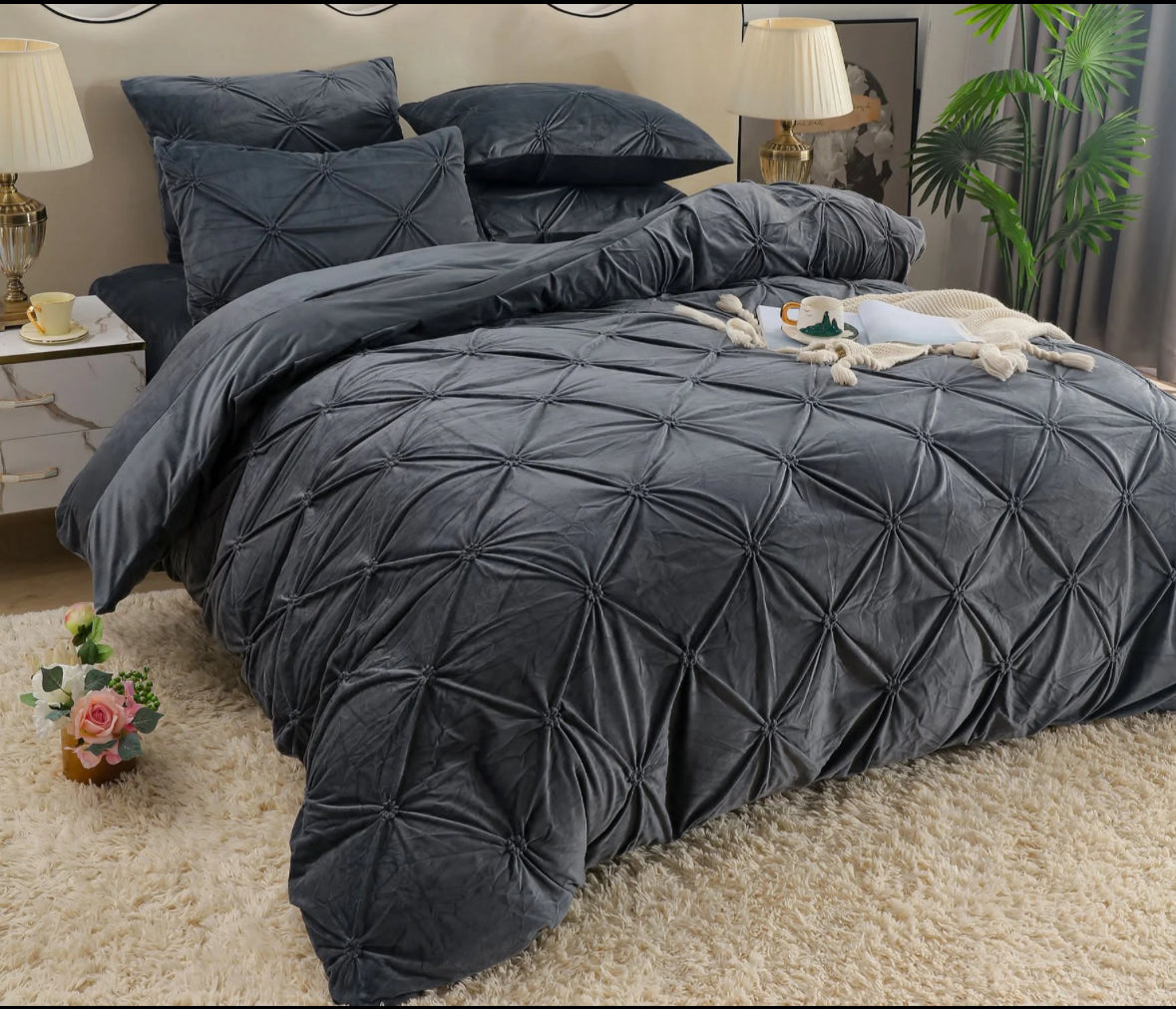 Lenjerie Premium tip Catifea cu Pliuri Brodate