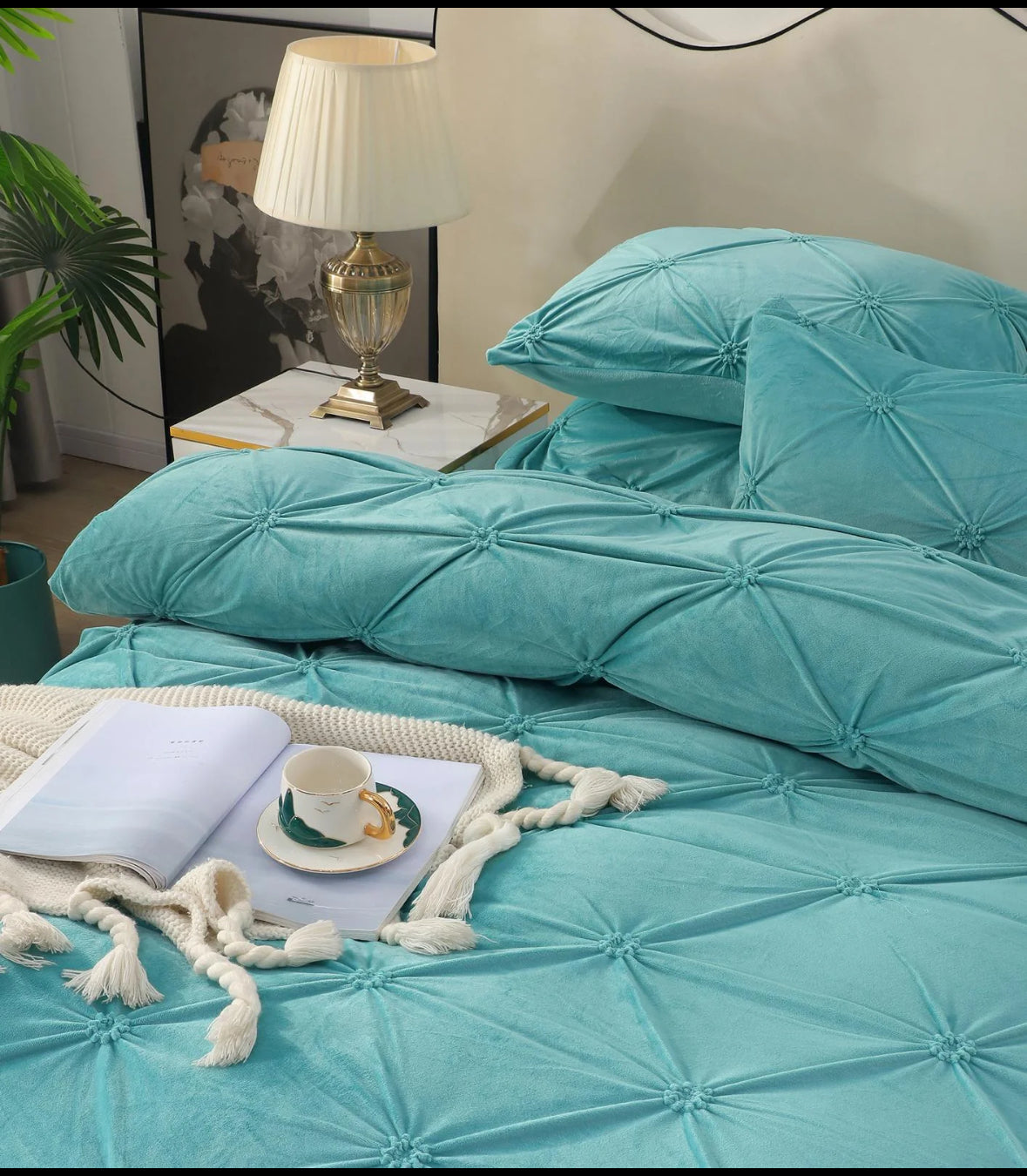 Lenjerie Premium tip Catifea cu Pliuri Brodate