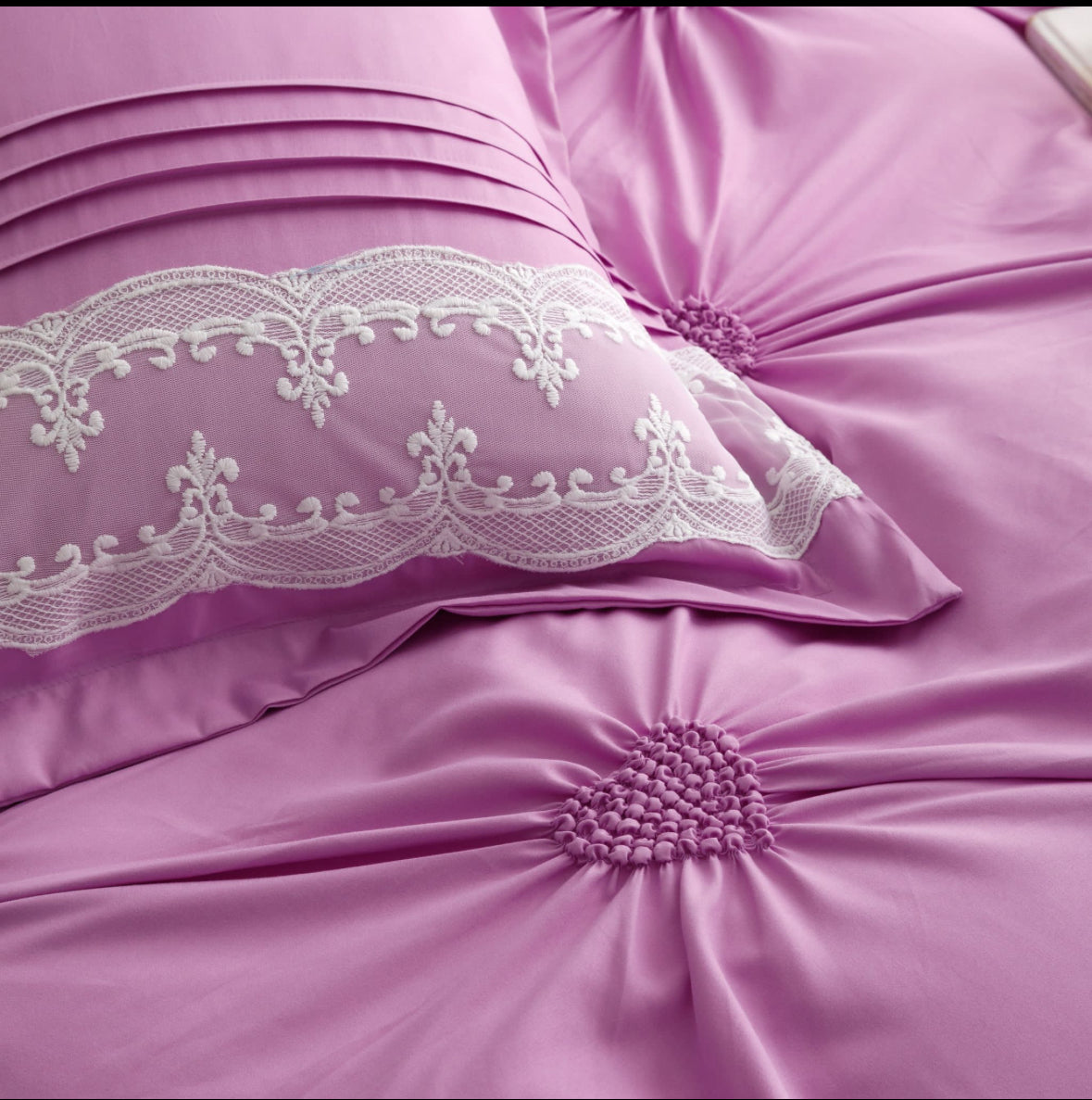 Lenjerie de Lux tip Jacquard Satinat cu pliuri brodate,6 Piese