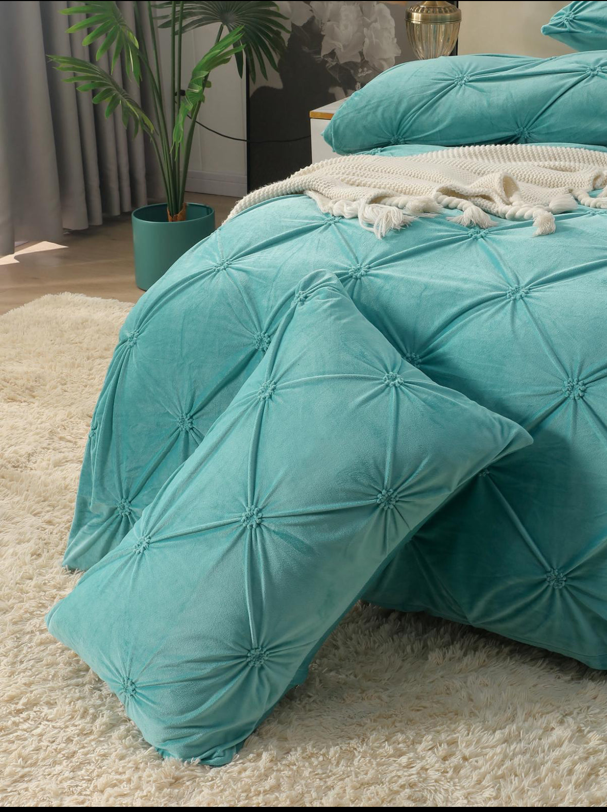 Lenjerie Premium tip Catifea cu Pliuri Brodate