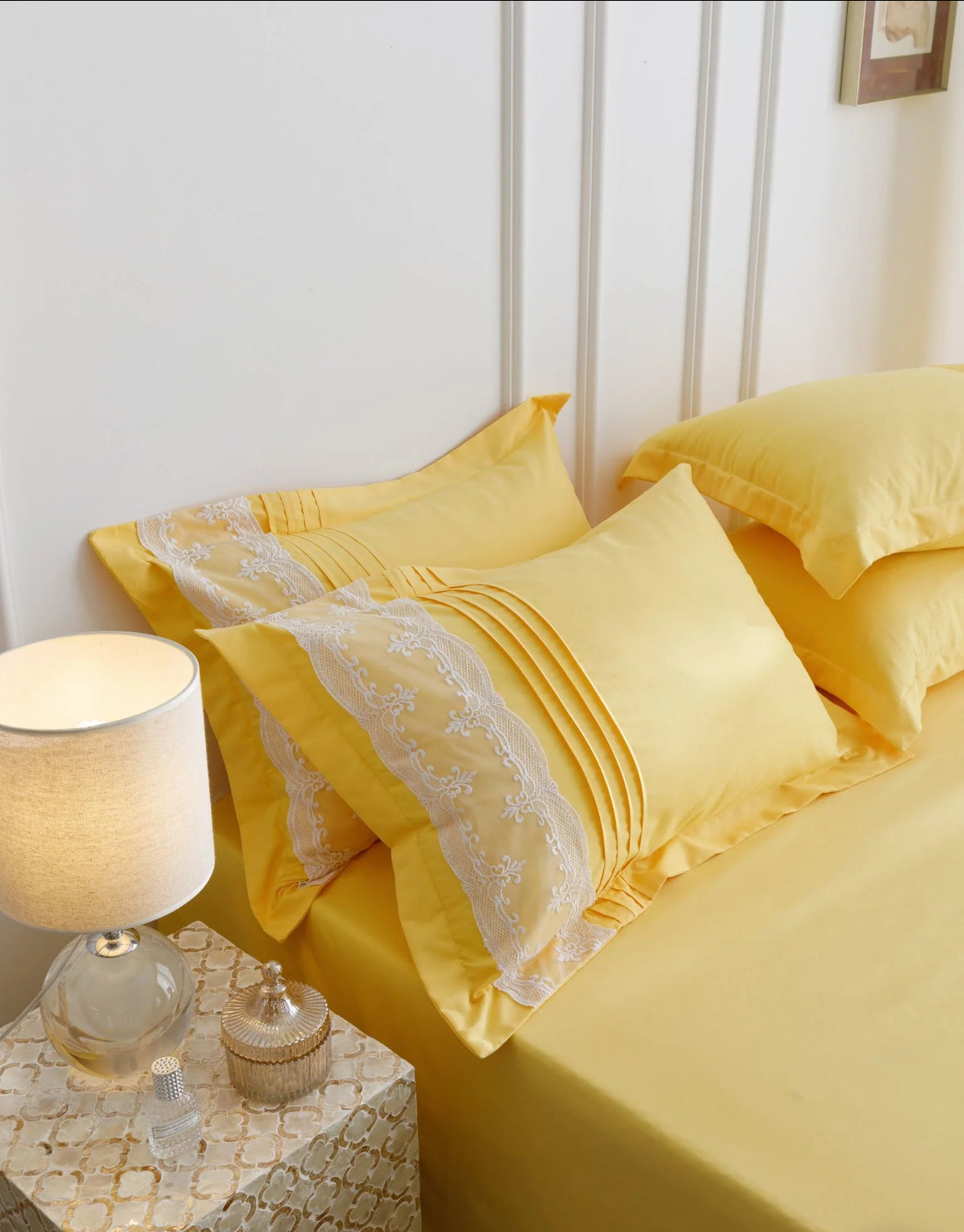 Lenjerie de Lux tip Jacquard Satinat cu pliuri brodate,6 Piese