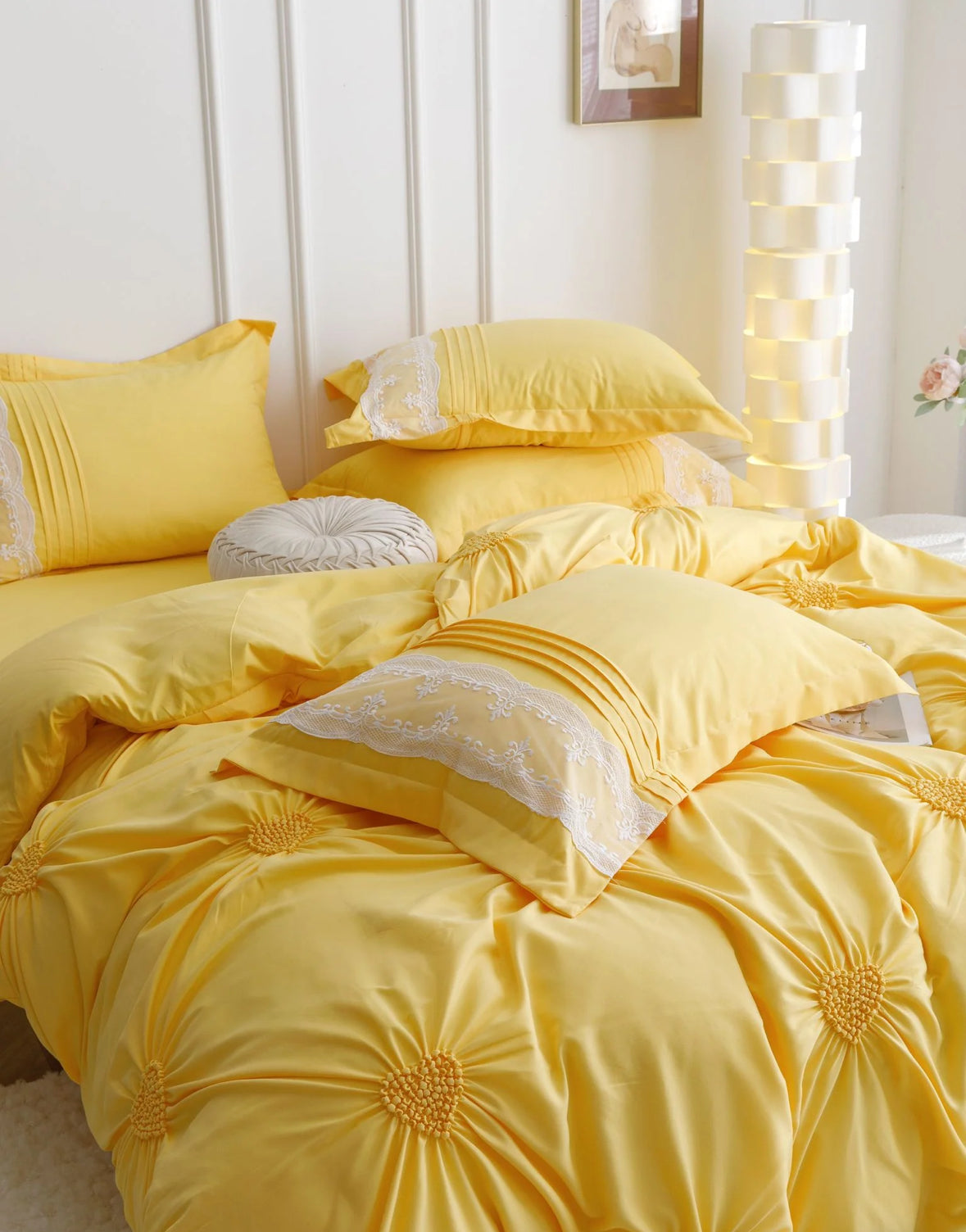 Lenjerie de Lux tip Jacquard Satinat cu pliuri brodate,6 Piese