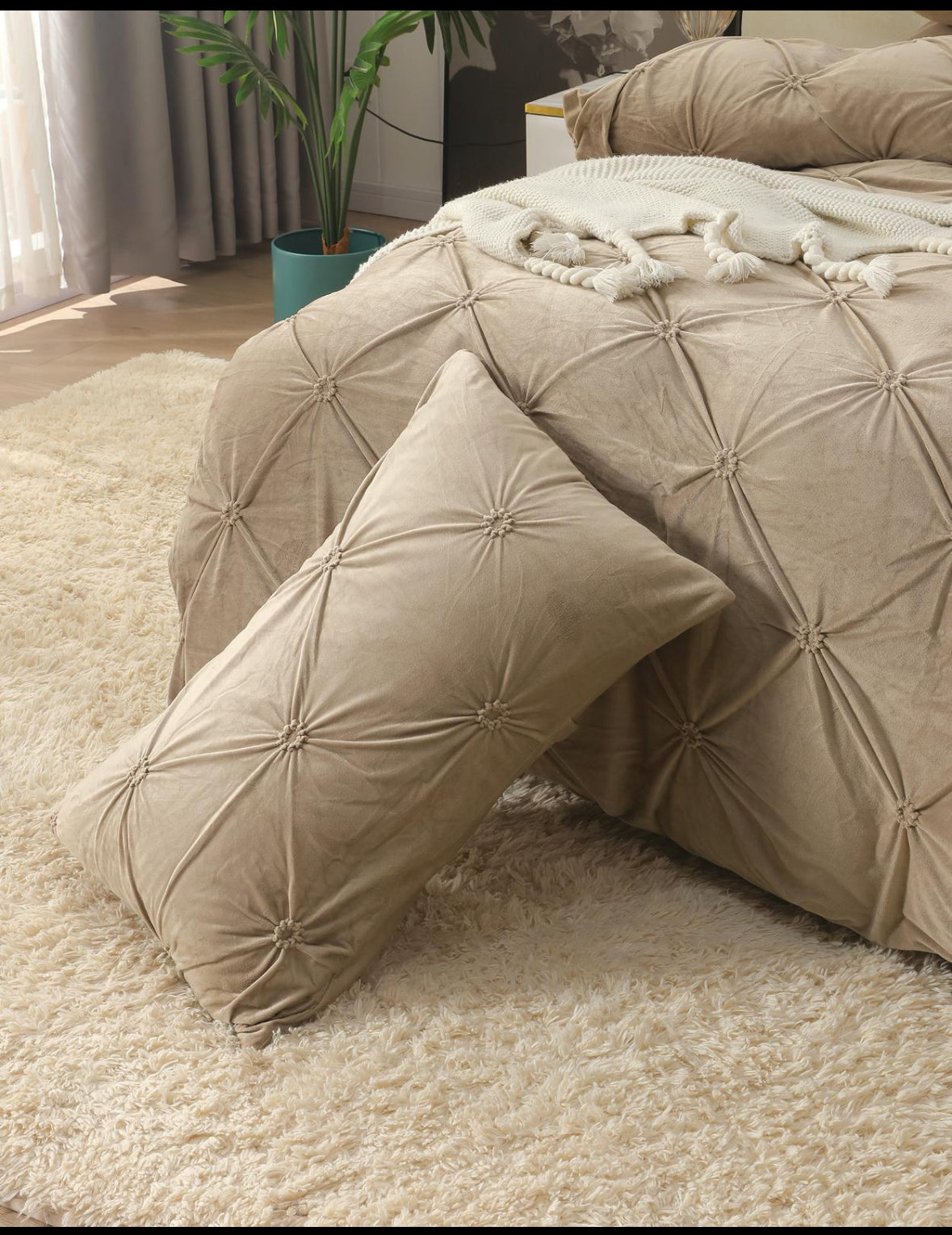Lenjerie Premium tip Catifea cu Pliuri Brodate