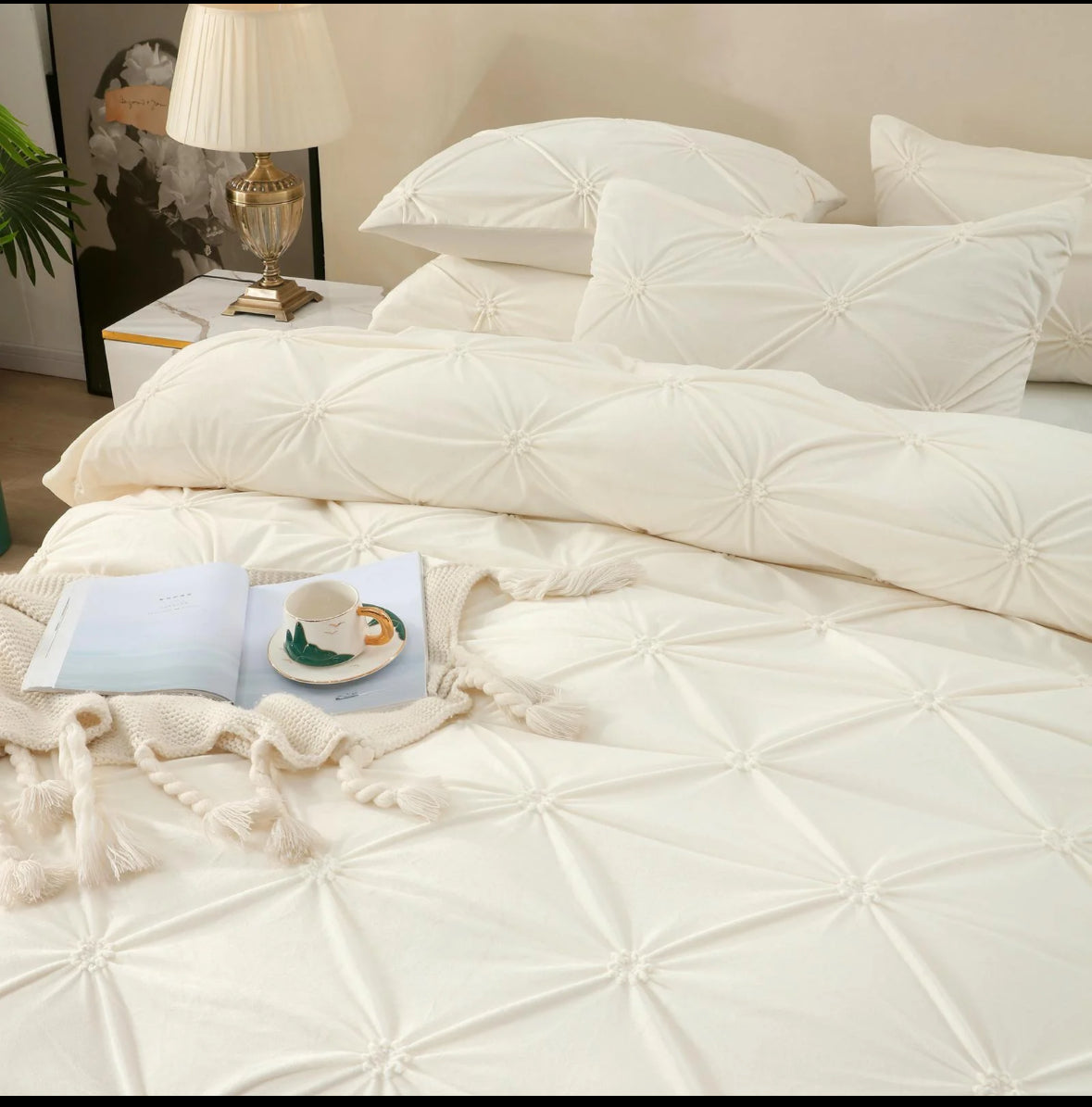 Lenjerie Premium tip Catifea cu Pliuri Brodate