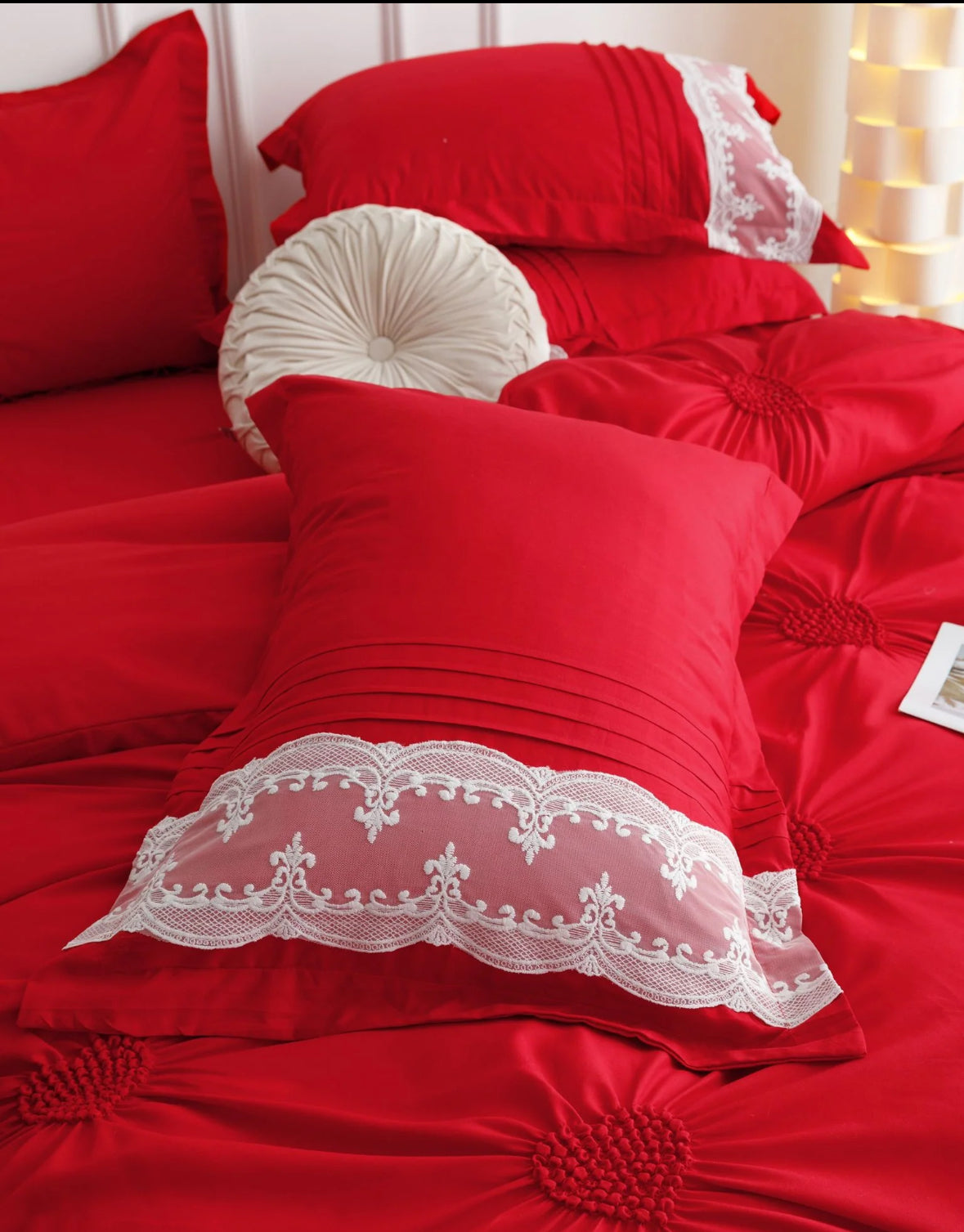 Lenjerie de Lux tip Jacquard Satinat cu pliuri brodate,6 Piese
