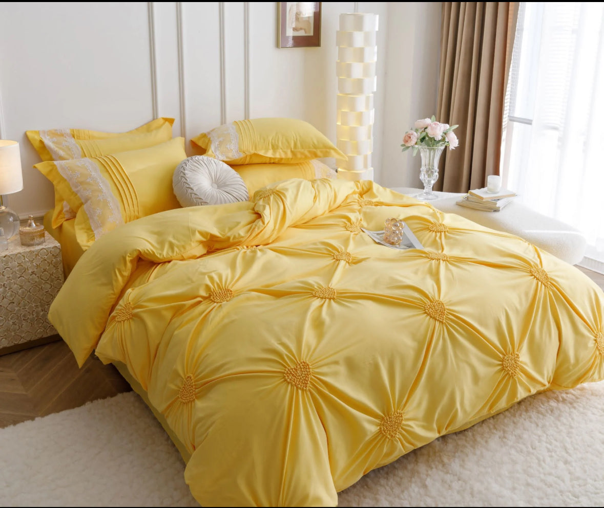 Lenjerie de Lux tip Jacquard Satinat cu pliuri brodate,6 Piese