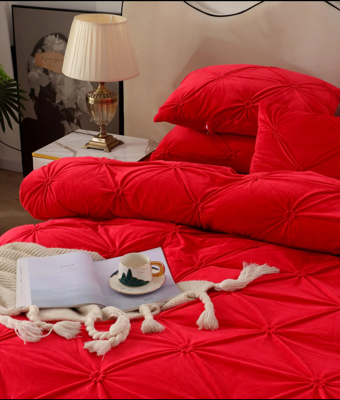 Lenjerie Premium tip Catifea cu Pliuri Brodate