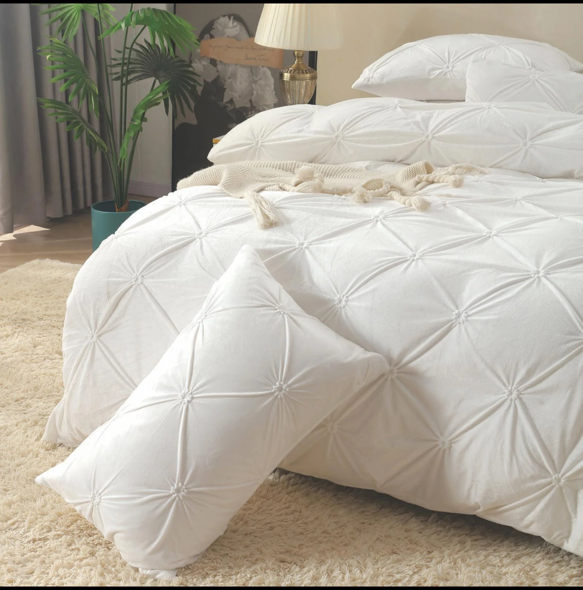 Lenjerie Premium tip Catifea cu Pliuri Brodate
