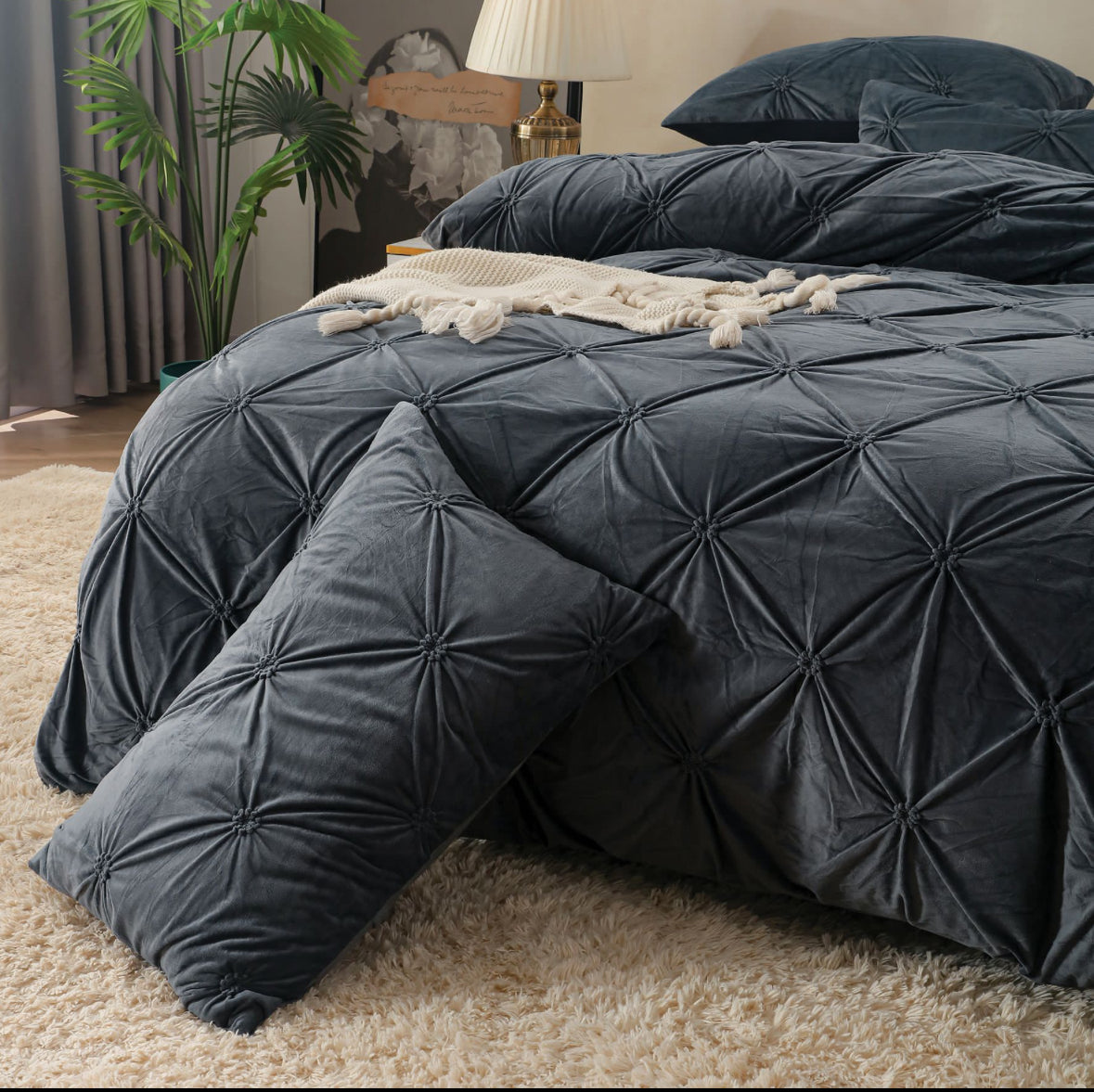 Lenjerie Premium tip Catifea cu Pliuri Brodate