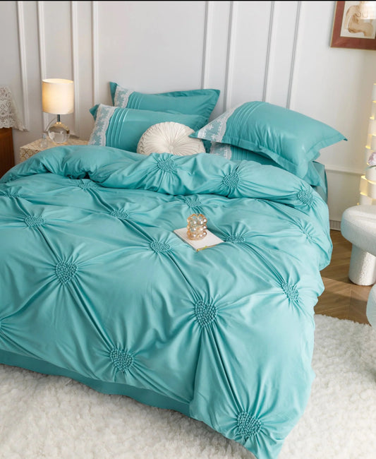 Lenjerie de Lux tip Jacquard Satinat cu pliuri brodate,6 Piese