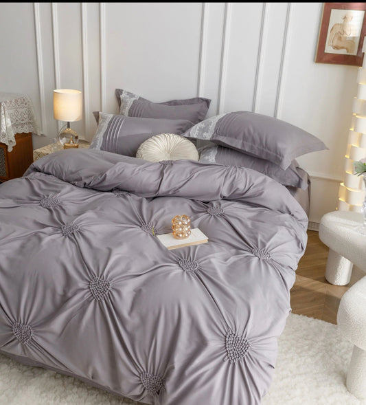 Lenjerie de Lux tip Jacquard Satinat cu pliuri brodate,6 Piese