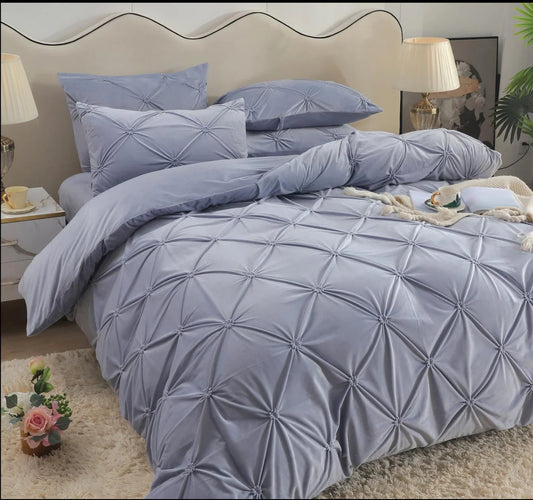 Lenjerie Premium tip Catifea cu Pliuri Brodate