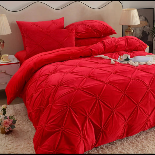 Lenjerie Premium tip Catifea cu Pliuri Brodate