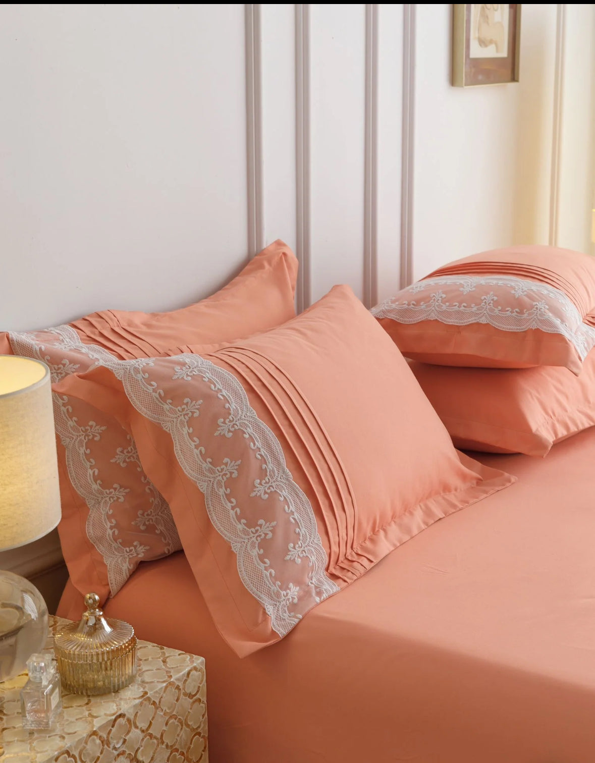 Lenjerie de Lux tip Jacquard Satinat cu pliuri brodate,6 Piese