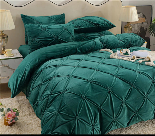 Lenjerie Premium tip Catifea cu Pliuri Brodate